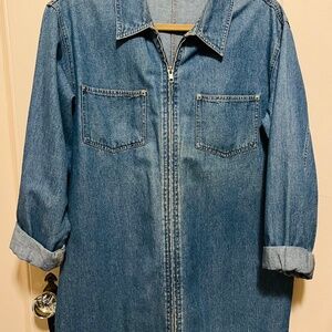 Jean Jacket, Women size L, washed denim, zipper close